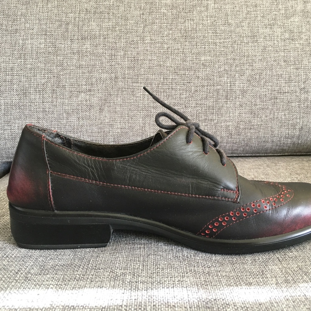 Naot Lako in Volcanic Red - Picture 3 of 6